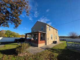 9559 Kings Hwy in East Greenville, PA - Building Photo