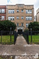 1421 W Farwell Ave in Chicago, IL - Building Photo