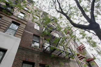 123 E 82nd St in New York, NY - Building Photo - Building Photo