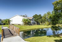 The Breyley Apartments in Clearwater, FL - Foto de edificio - Building Photo