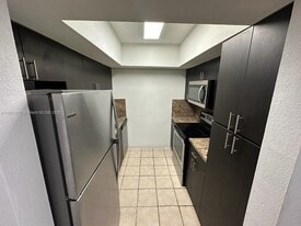 11945 NE 19th Dr in North Miami, FL - Building Photo