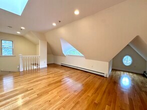 10 Selkirk Rd, Unit 4 in Boston, MA - Building Photo - Building Photo
