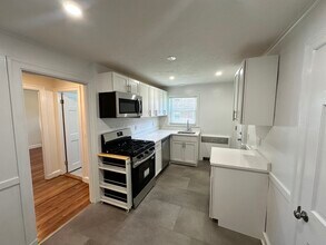 186 Summit Ave, Unit 1 in Quincy, MA - Foto de edificio - Building Photo