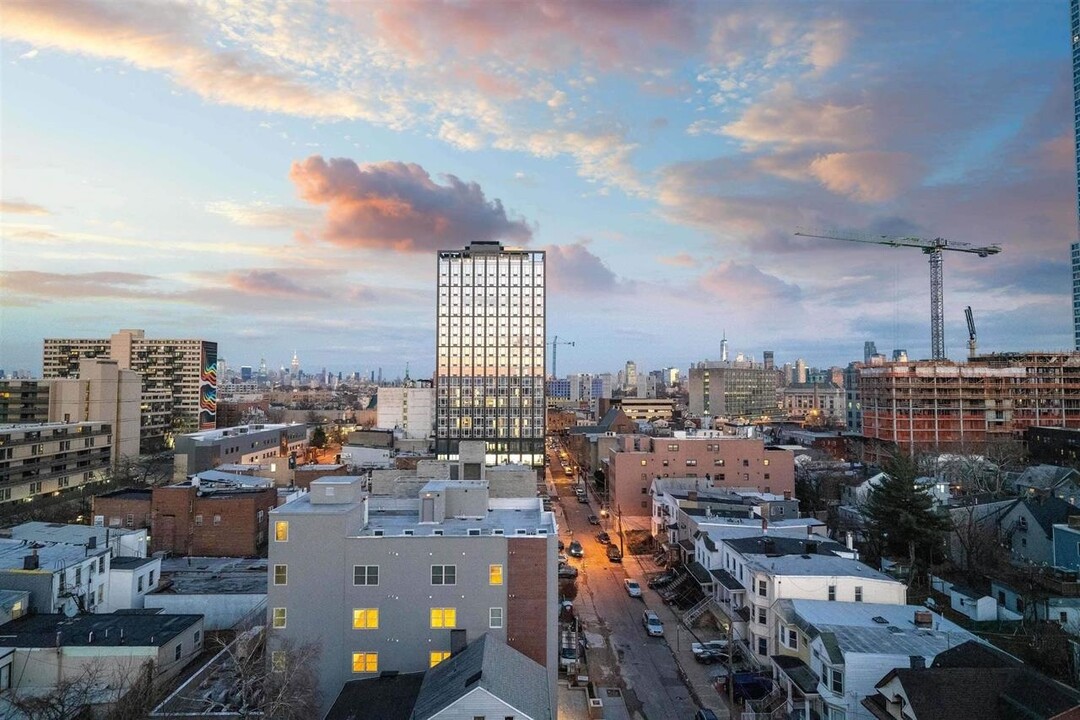 60 Cottage St in Jersey City, NJ - Foto de edificio