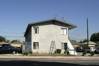 8329 Paramount Blvd in Pico Rivera, CA - Building Photo - Building Photo