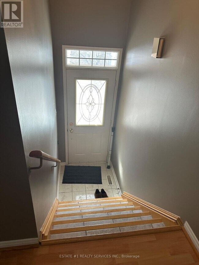 6060 Snowy Owl Crescent in Mississauga, ON - Building Photo - Building Photo