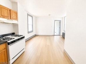 840 Mt Prospect Ave in Newark, NJ - Building Photo - Building Photo