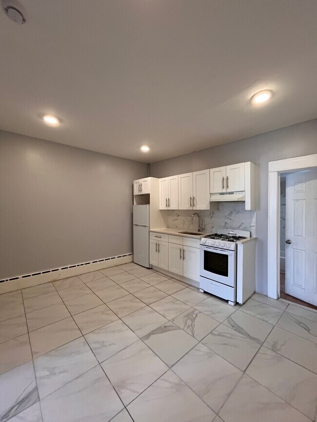 579 Avenue A, Unit 1F