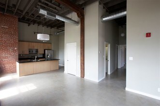 614 S 7th St-Unit -303 in St. Louis, MO - Building Photo - Building Photo
