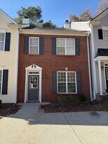 145 Galecrest Dr in Alpharetta, GA - Building Photo