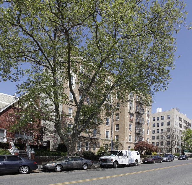 9302 Ridge Blvd in Brooklyn, NY - Foto de edificio - Building Photo