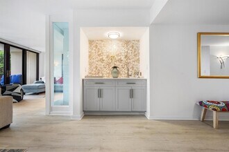 2400 Presidential 204 Way, Unit 204 in West Palm Beach, FL - Building Photo - Building Photo