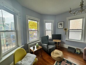 95 Belmont St, Unit 2 in Somerville, MA - Building Photo - Building Photo