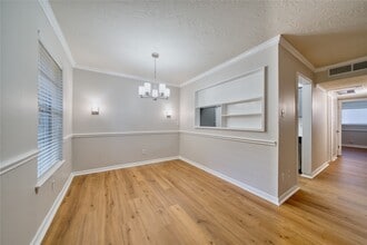 3224 Timmons Ln in Houston, TX - Building Photo - Building Photo