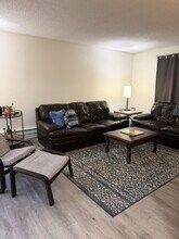 17301 NE 45th St in Redmond, WA - Building Photo - Building Photo