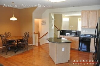 950 Citrine Ct in Odenton, MD - Foto de edificio - Building Photo