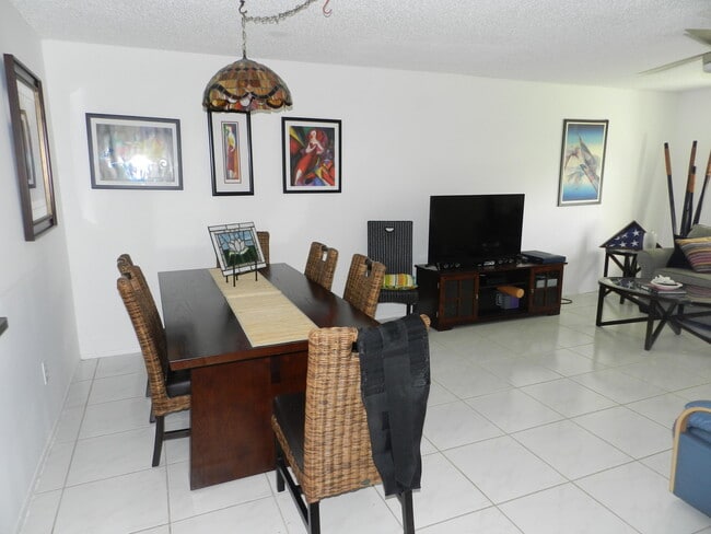 154 Pinto Palm Ct in Royal Palm Beach, FL - Building Photo - Building Photo