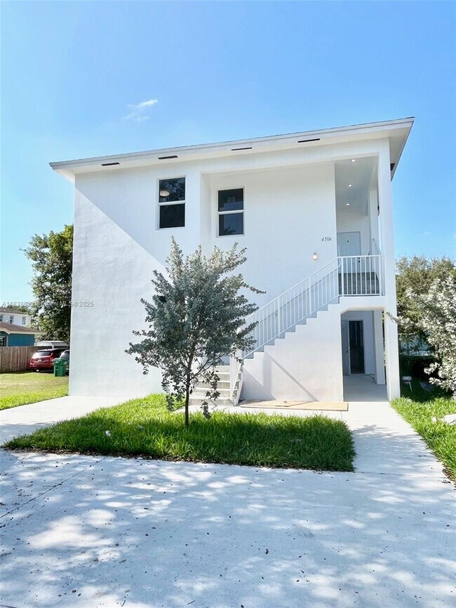 4506 NW 22nd Ct in Miami, FL - Building Photo - Building Photo