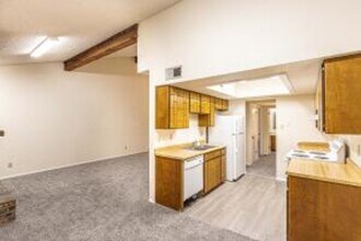 2008 Amy Sue Dr in El Paso, TX - Foto de edificio - Building Photo