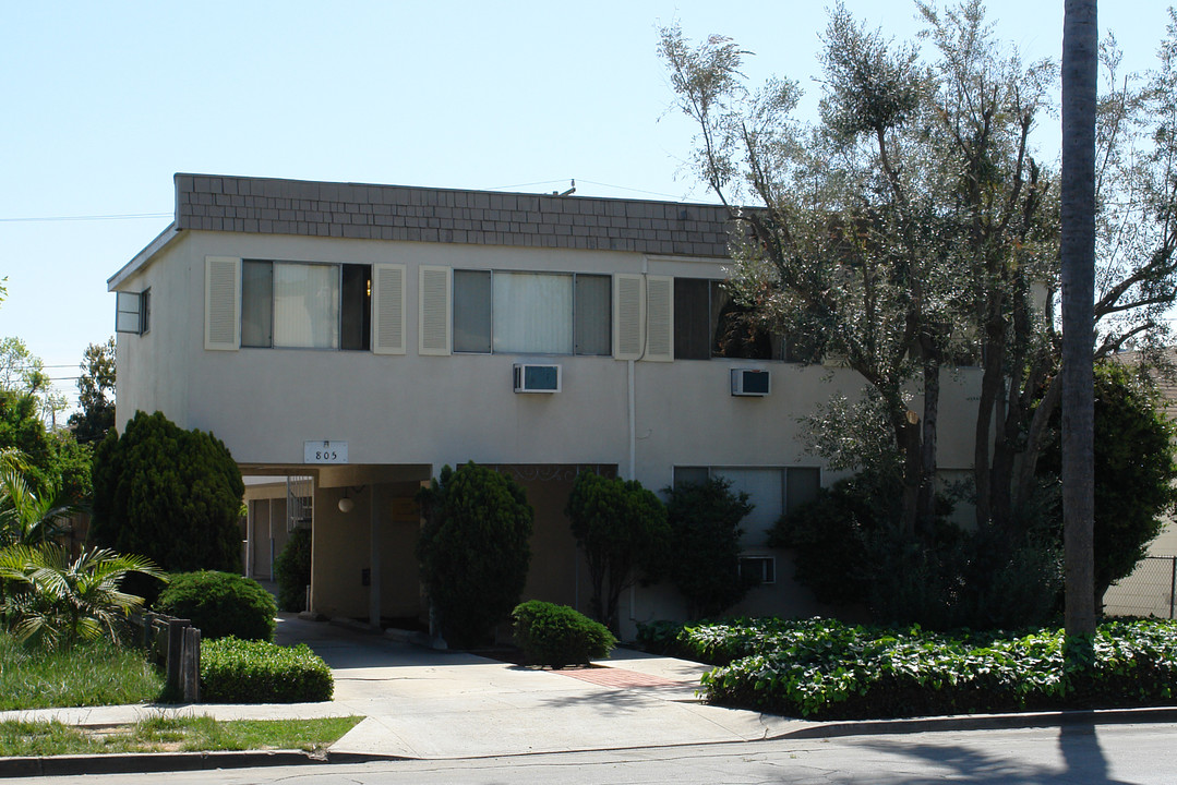 805 S Broadway in Santa Ana, CA - Foto de edificio