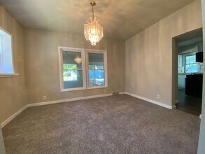 1114 42nd St in Des Moines, IA - Building Photo - Building Photo
