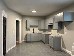 514 Winthrop Ave in New Haven, CT - Building Photo - Building Photo