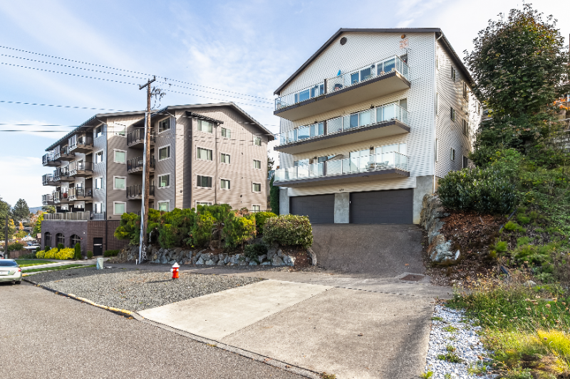 628 N State St in Bellingham, WA - Building Photo