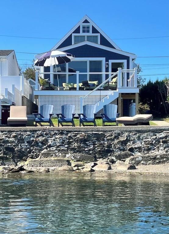 15 Atlantic Ave in Portsmouth, RI - Foto de edificio - Building Photo