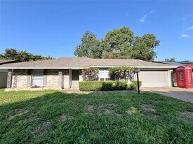 1209 Irwin Dr in Hurst, TX - Building Photo