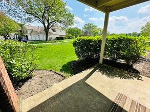 99 Marble Hill Ct in Schaumburg, IL - Building Photo - Building Photo