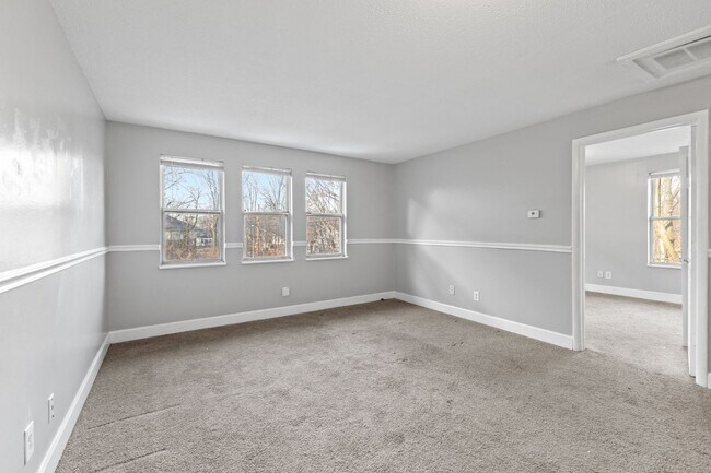 3528 E Fall Creek Pkwy N Dr in Indianapolis, IN - Building Photo - Building Photo