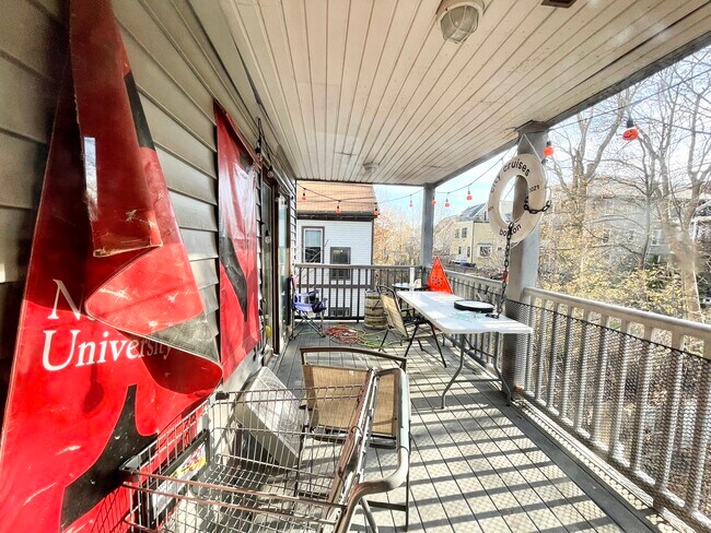 112 Hillside St, Unit 1 in Boston, MA - Foto de edificio - Building Photo