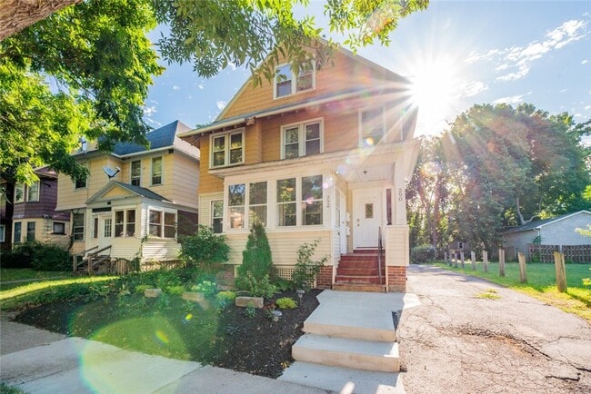 property at 290 Wellington Ave
