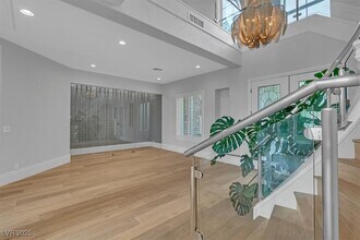 2104 Redbird Dr in Las Vegas, NV - Building Photo - Building Photo