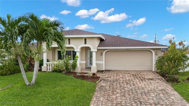 property at 1023 SE 15th St