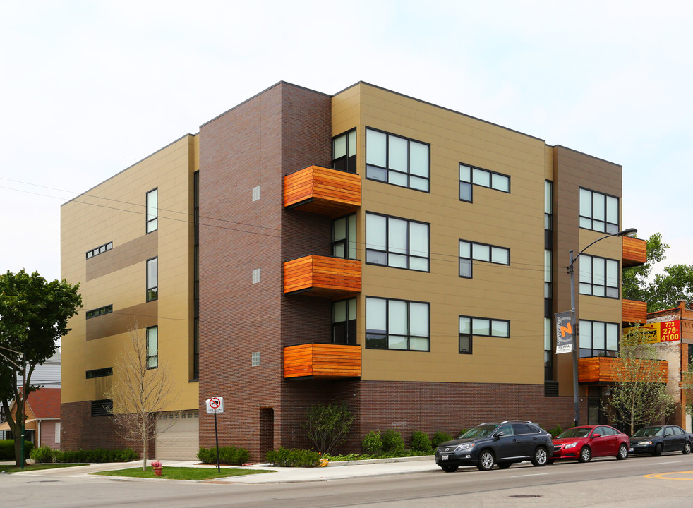 Hutchinson Lofts in Chicago, IL - Building Photo