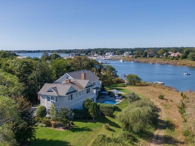 property at 9 Private Rd