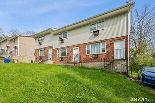 54 Buckridge Rd in Waterbury, CT - Building Photo