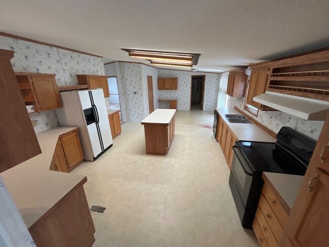 property at 901 S Walnut St