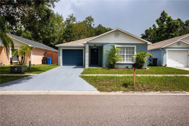 2408 Camden Oaks Pl in Valrico, FL - Foto de edificio - Building Photo