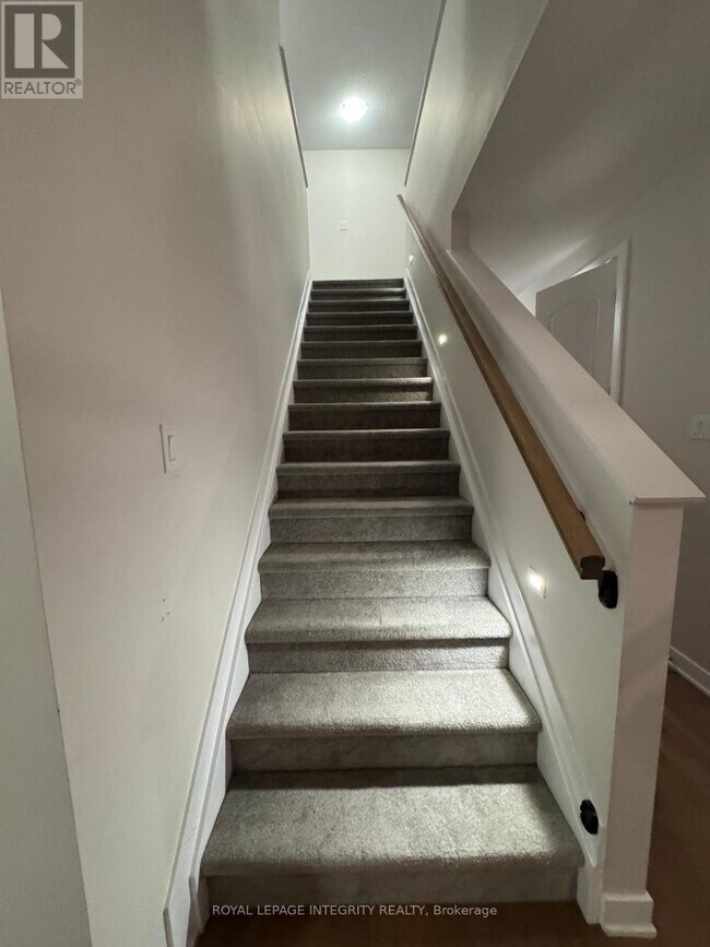 1020 Keeper Hts in Ottawa, ON - Building Photo - Building Photo