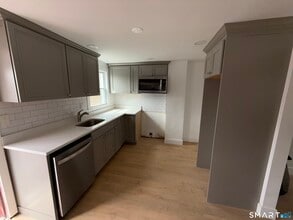 5 Ann Ave in Shelton, CT - Building Photo - Building Photo