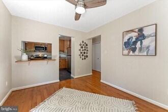 5602 Kirkham Ct in Springfield, VA - Building Photo - Building Photo