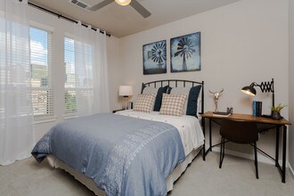 Amelia at Farmers Market in Dallas, TX - Foto de edificio - Interior Photo
