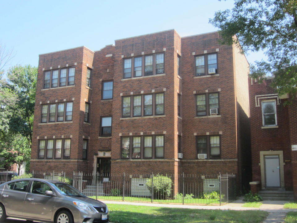 6801 S Indiana Ave in Chicago, IL - Building Photo