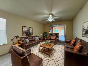 5077 Hartson in Kyle, TX - Building Photo - Building Photo