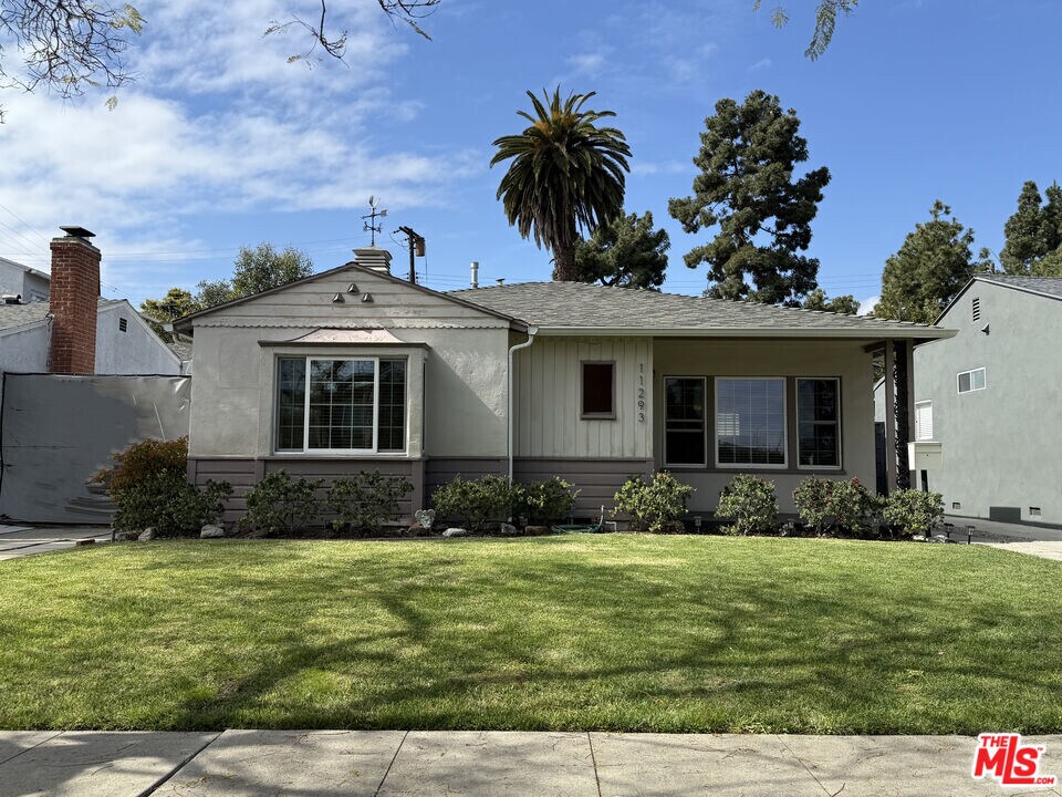 11293 Brookhaven Ave in Los Angeles, CA - Building Photo