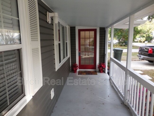 608 Tangerine Ave in Dunedin, FL - Building Photo - Building Photo
