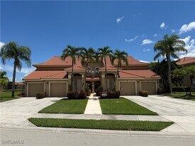 6580 Huntington Lakes Cir in Naples, FL - Building Photo