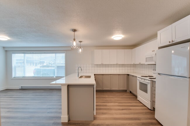 property at 3904-3932 32 St